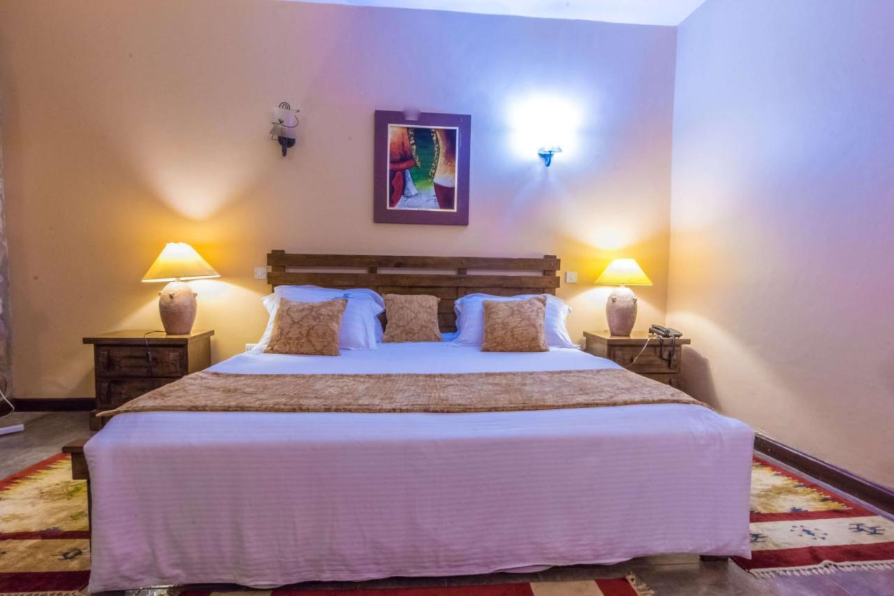 Mountains Of The Moon Hotel Fort Portal ภายนอก รูปภาพ