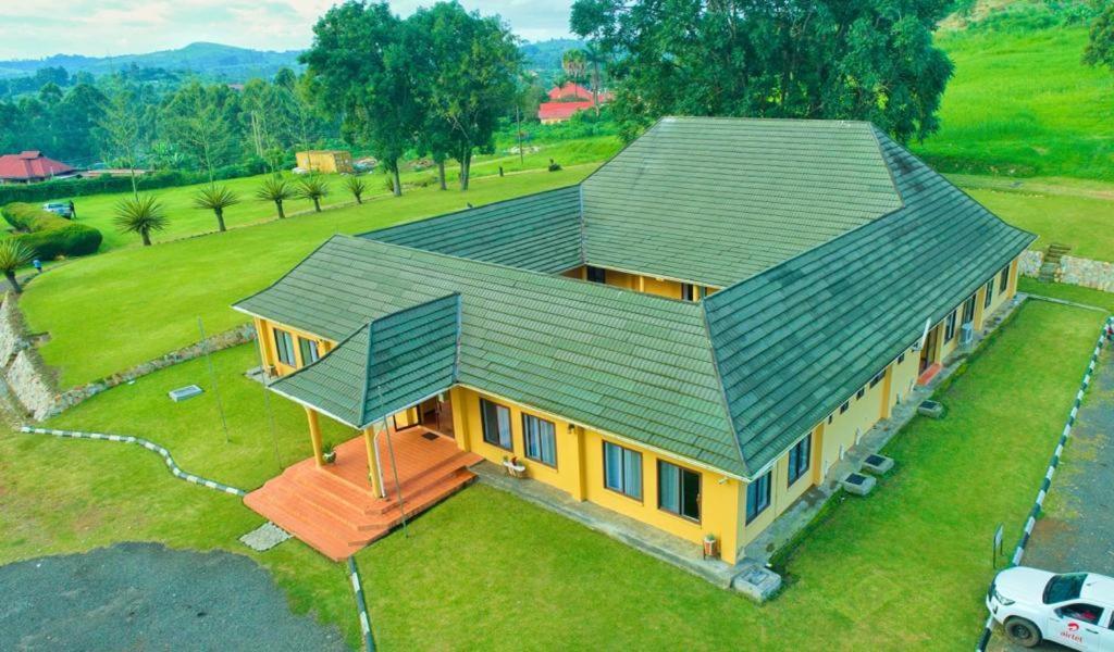 Mountains Of The Moon Hotel Fort Portal ภายนอก รูปภาพ