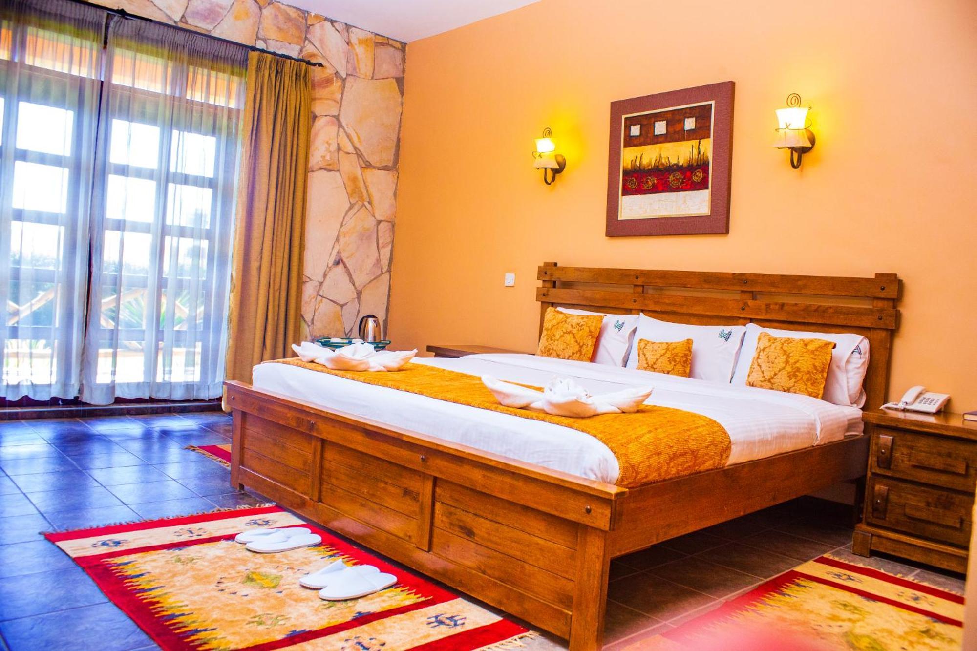 Mountains Of The Moon Hotel Fort Portal ภายนอก รูปภาพ