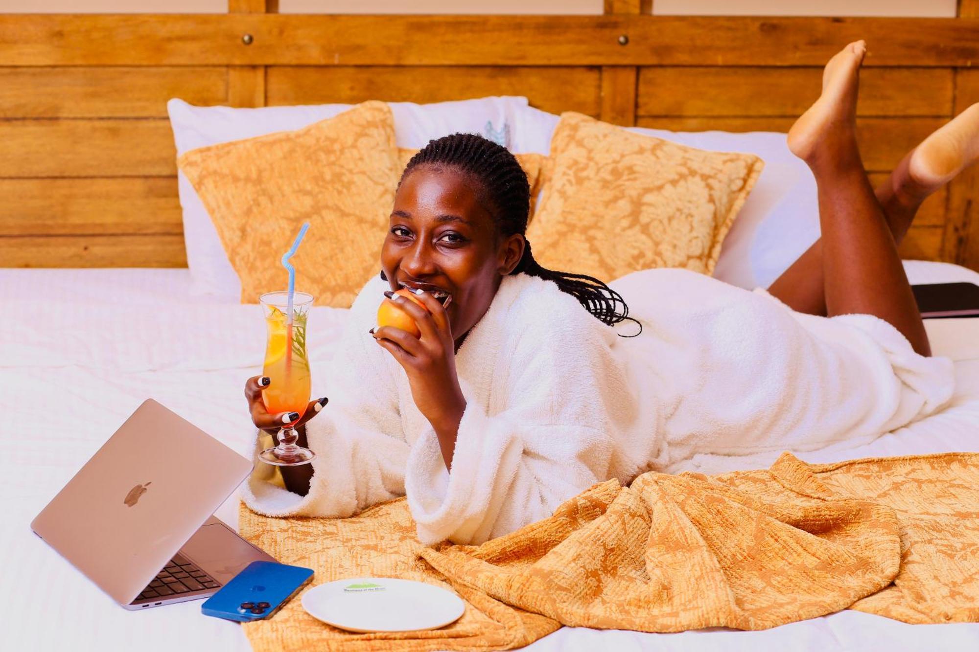 Mountains Of The Moon Hotel Fort Portal ภายนอก รูปภาพ