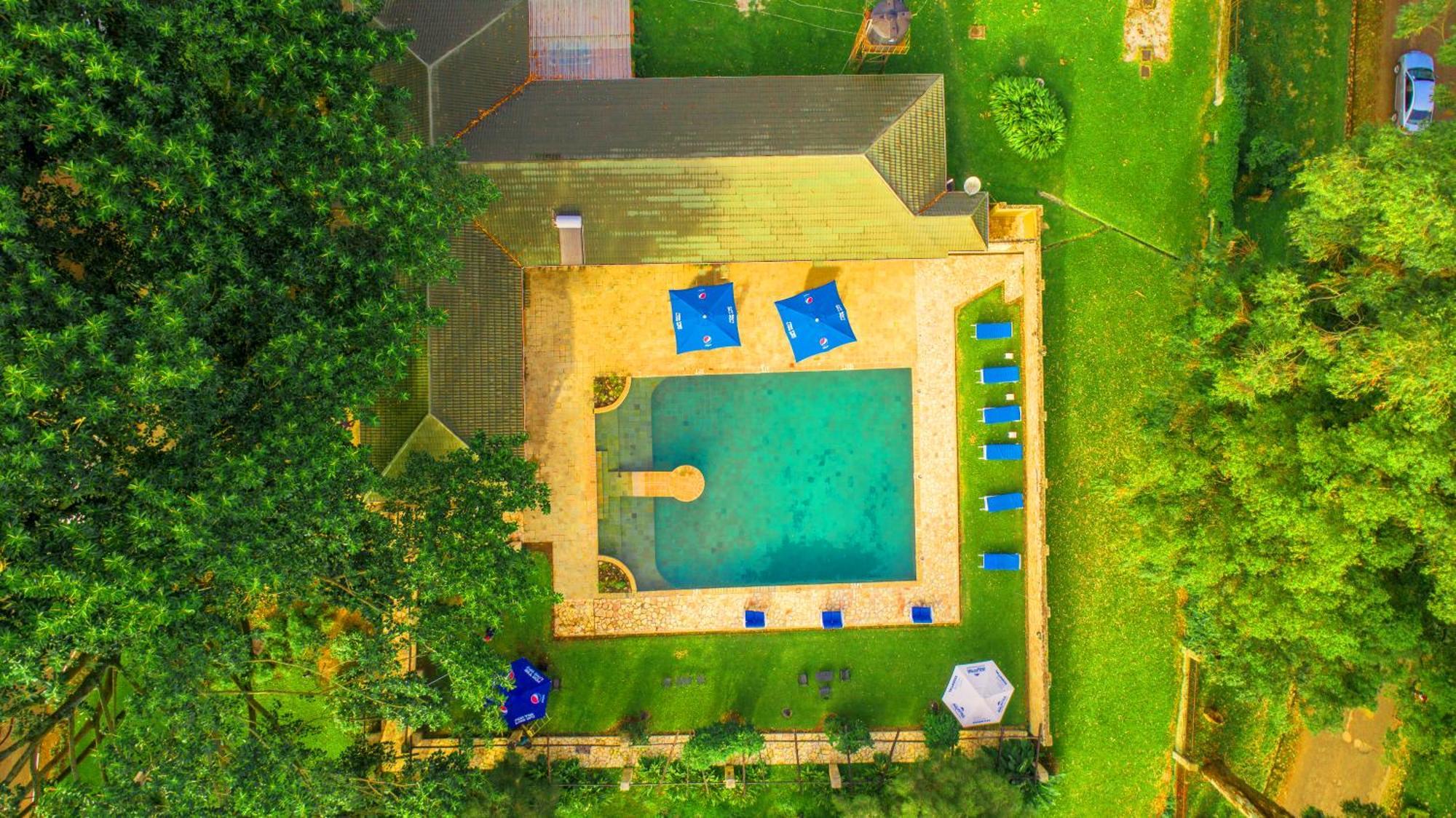 Mountains Of The Moon Hotel Fort Portal ภายนอก รูปภาพ