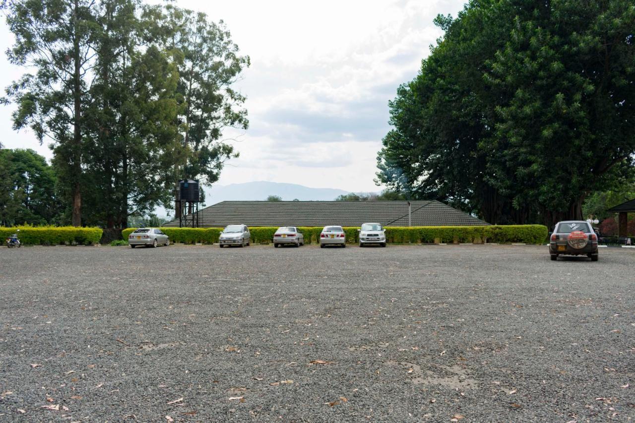 Mountains Of The Moon Hotel Fort Portal ภายนอก รูปภาพ