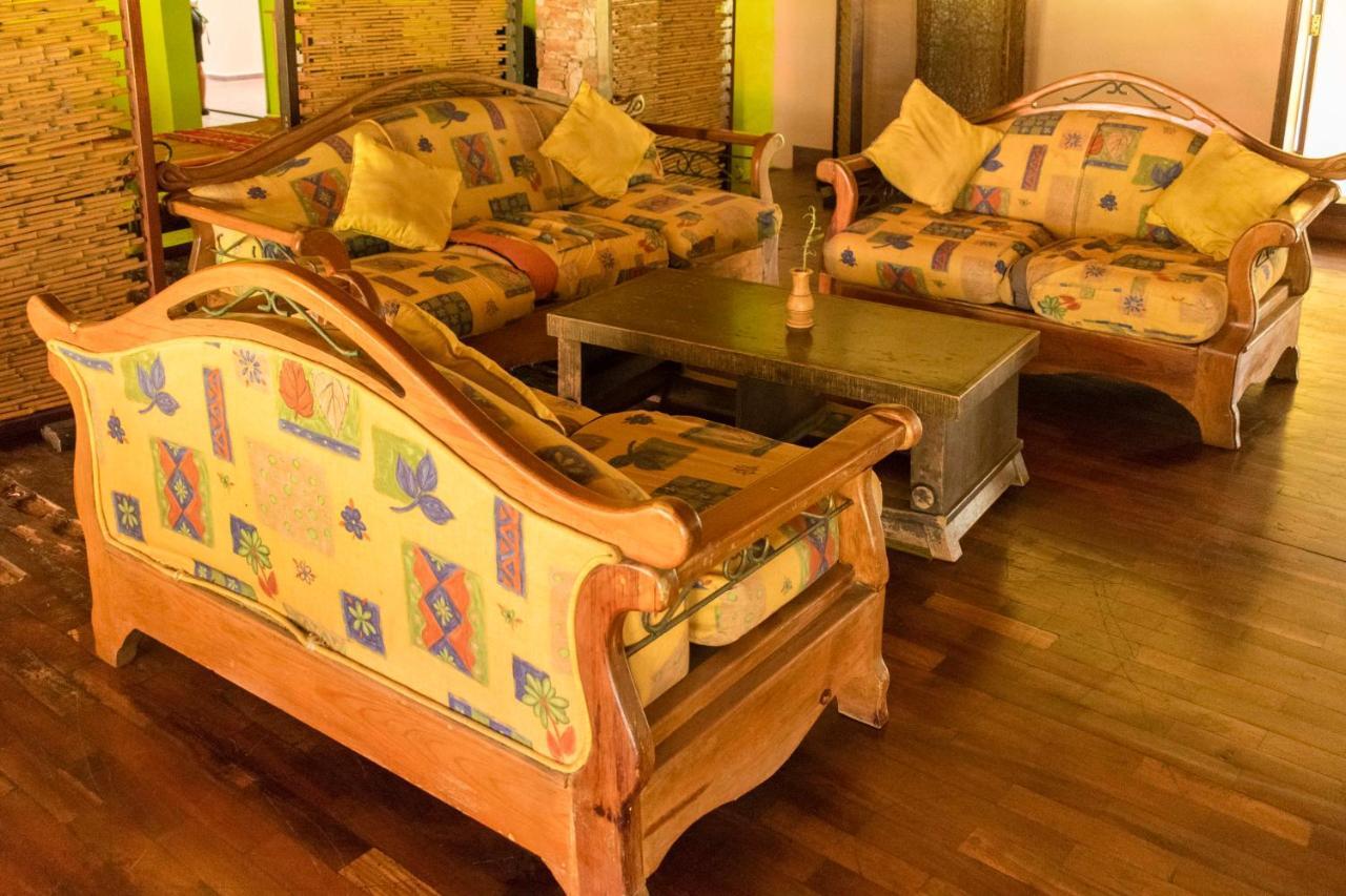 Mountains Of The Moon Hotel Fort Portal ภายนอก รูปภาพ