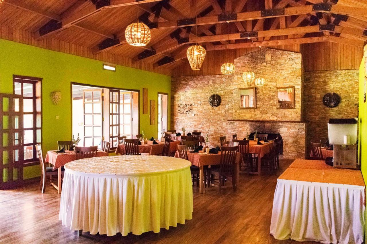 Mountains Of The Moon Hotel Fort Portal ภายนอก รูปภาพ
