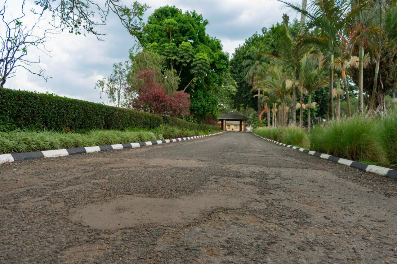 Mountains Of The Moon Hotel Fort Portal ภายนอก รูปภาพ