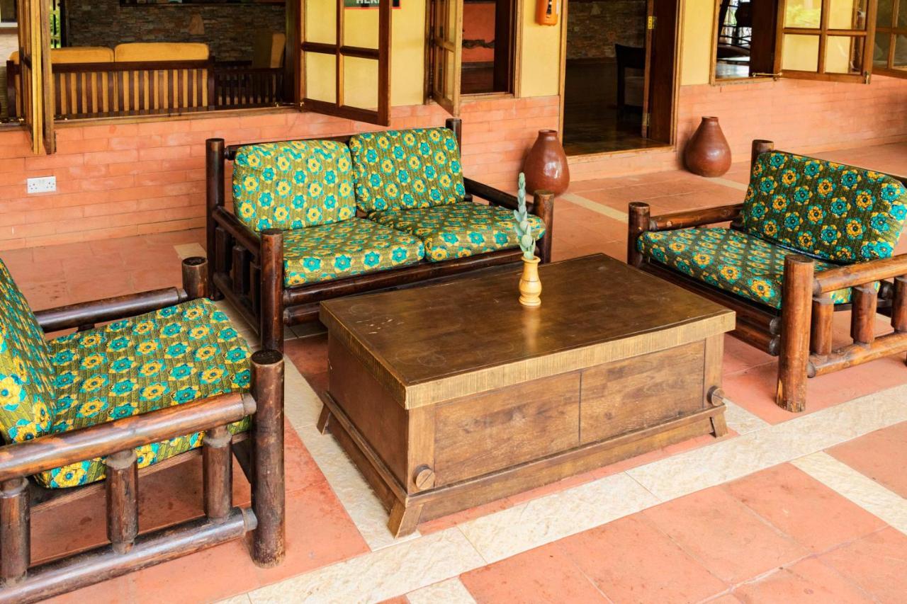 Mountains Of The Moon Hotel Fort Portal ภายนอก รูปภาพ