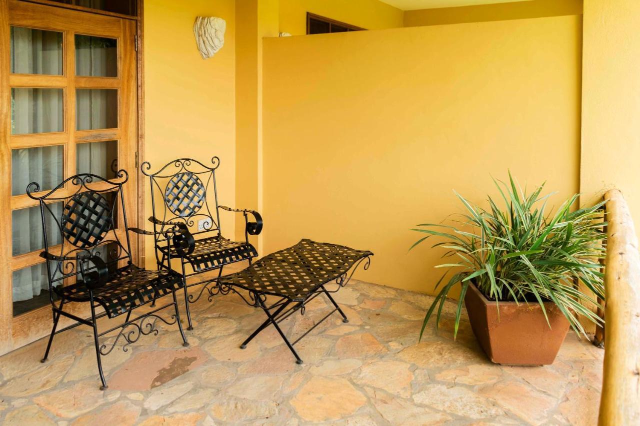 Mountains Of The Moon Hotel Fort Portal ภายนอก รูปภาพ