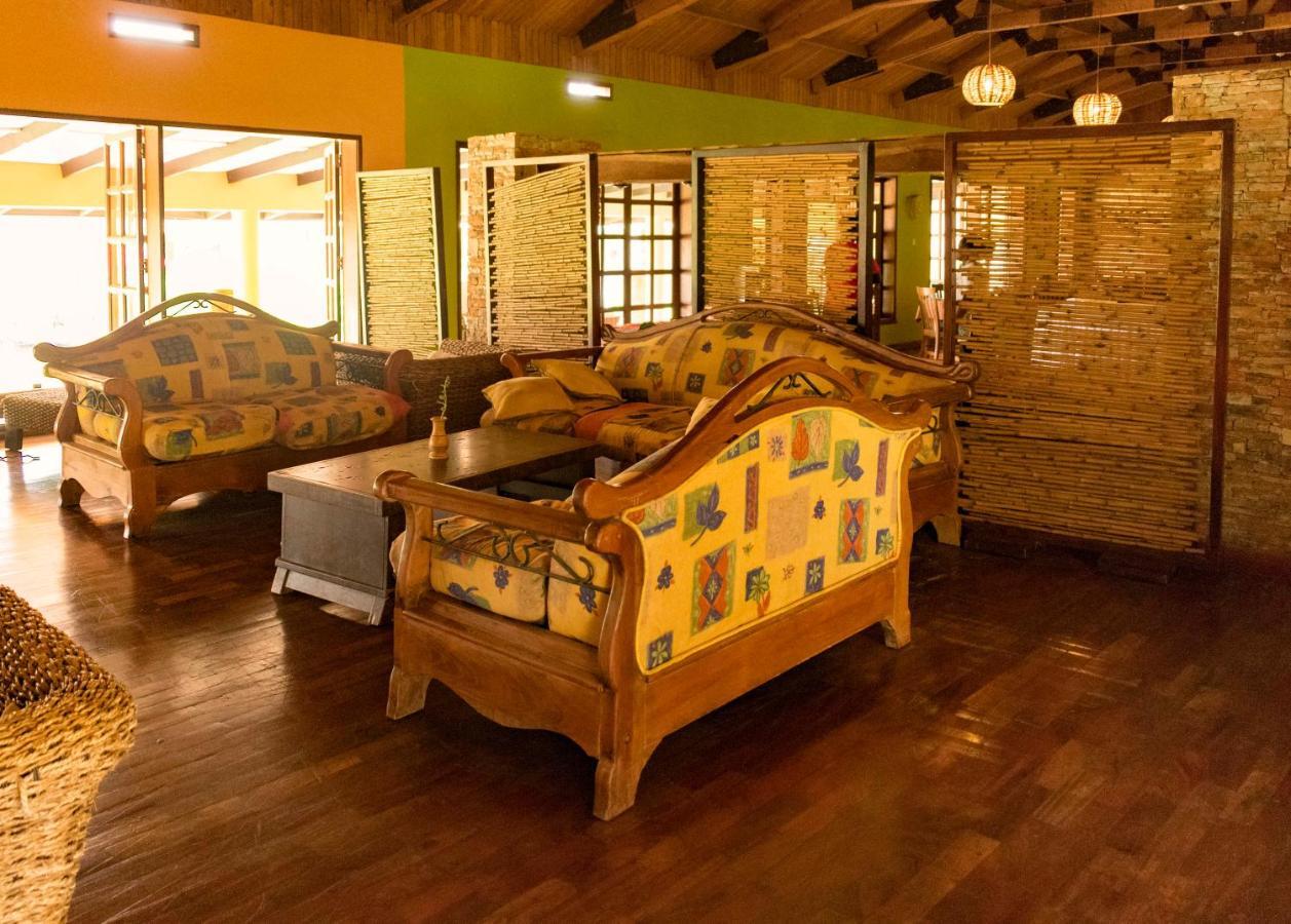 Mountains Of The Moon Hotel Fort Portal ภายนอก รูปภาพ