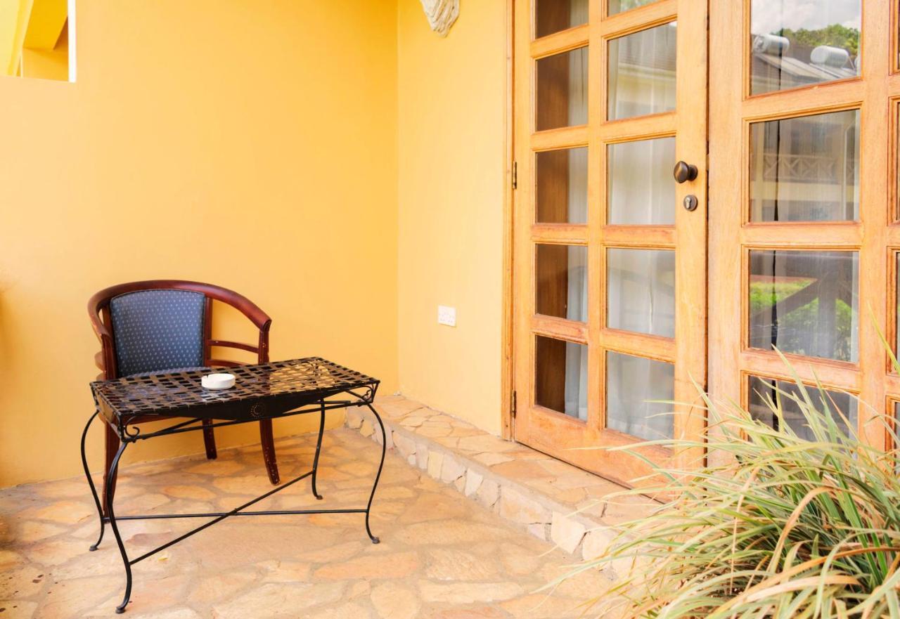 Mountains Of The Moon Hotel Fort Portal ภายนอก รูปภาพ